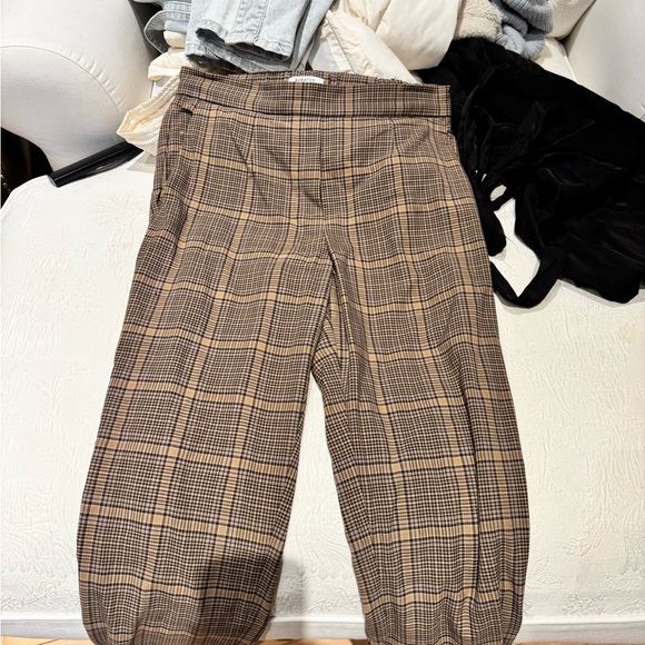 Aritzia Atelier Pants - size 8 - Picture 3 of 3